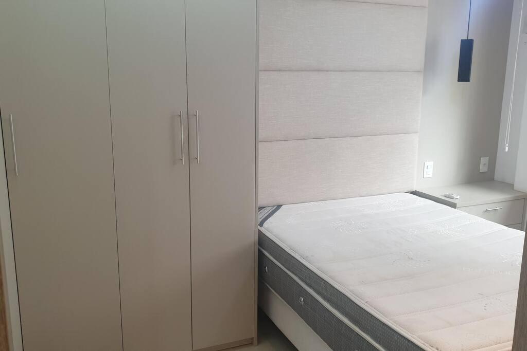 Apartamento Com Piscina Em águas Claras-df Brasilia